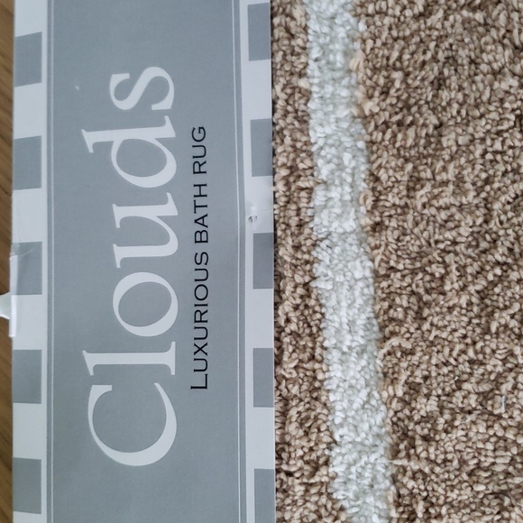 Clouds Luxurious Tan & White Bath Mat Set. NWT - Picture 5 of 16